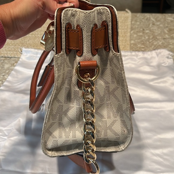 Michael Kors MK design beige handbag and matching shoes wallet - Picture 8 of 14